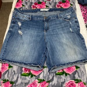Torrid 22W Distressed Bermuda Jean Shorts